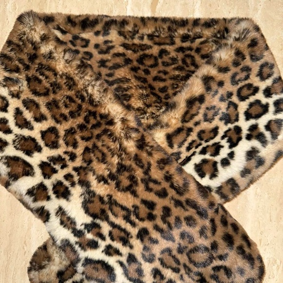 Leopard Print Faux Fur Scarf Cabi - Picture 2 of 5